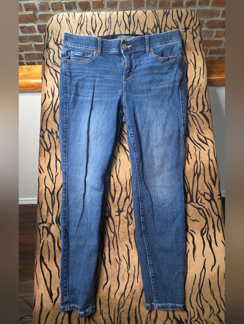 Torrid Bombshell Skinny Jeans Medium Wash Blue Stretch 12S Short EUC